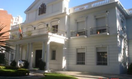 Carta de la lista 5 al colectivo, por funcionamiento del consulado.