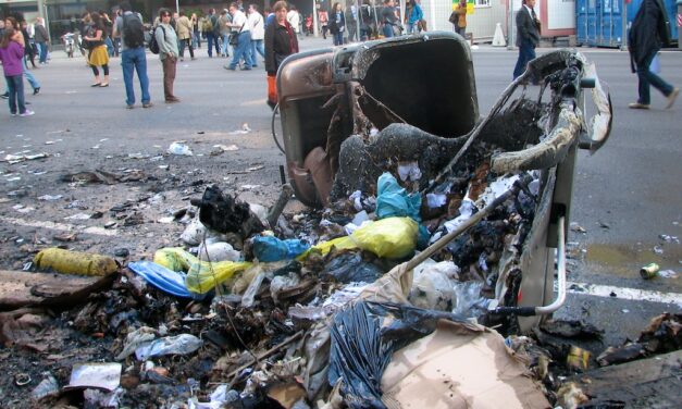 Incidentes en Barcelona durante la séptima huelga general en democracia. Imágenes exclusivas.