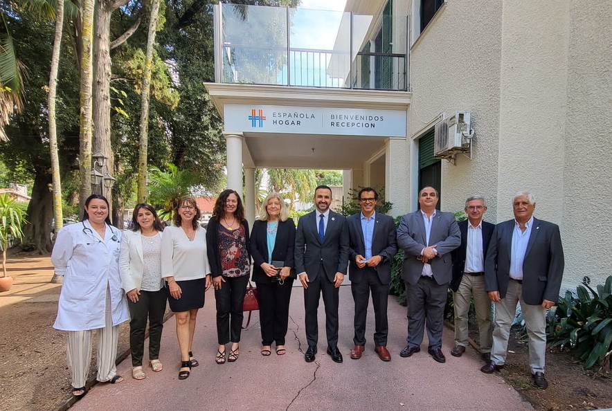 El hogar español de ancianos ha recibido la visita de las máximas autoridades de la embajada.