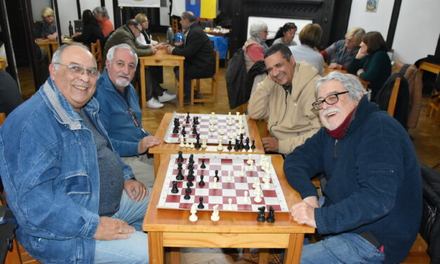 Jornada recreativa de juegos de mesa y solaridad de los canarios – ECICU