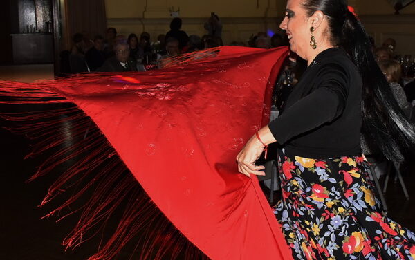 Noche de los Mantones en Club Español de Montevideo