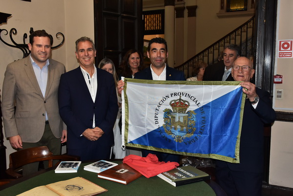 Delegación de la diputación de Pontevedra visita el Centro Gallego de Montevideo
