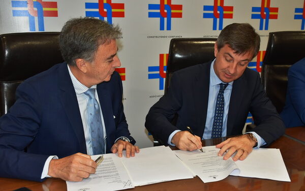 Importante convenio entre el Consulado de España en Uruguay y la mutualista Asociación Española